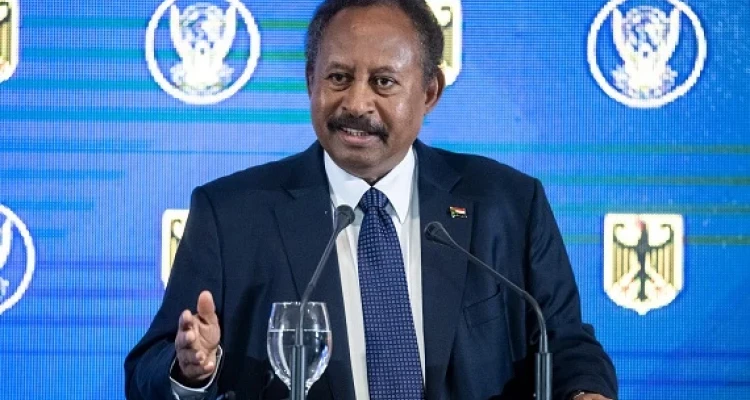 مصادر مقربة من حمدوك تكشف موقفه من استلام رئاسة الحكومة السودانية التي يرتب لها البرهان