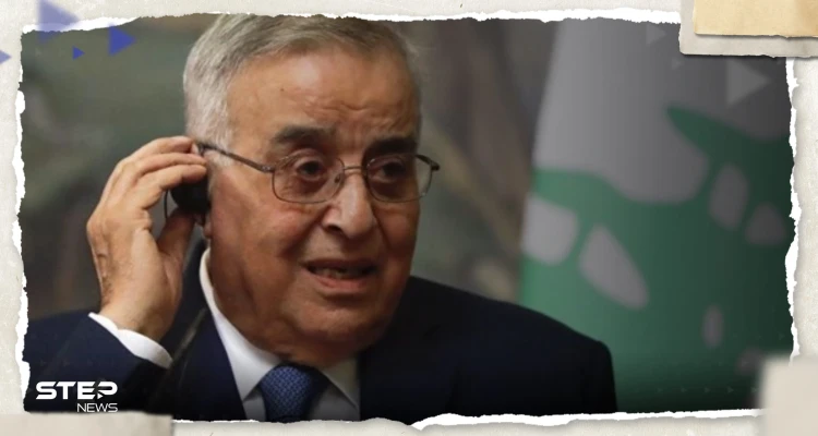 بالفيديو|| مسؤول عربي بموقف "محرج" خلال قمة جدة ورسالة على الهاتف تغيّر وضعه