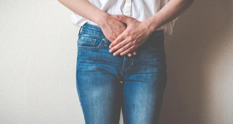 سلس البول بعد الولادة .. الأسباب وطُرق العلاج