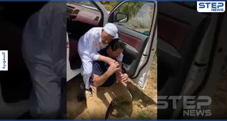 بالفيديو|| بأبهى صور بر الوالدين.. كاميرا تلتقط قيام رياضي سعودي بحمل والده على ظهره والتنزه به