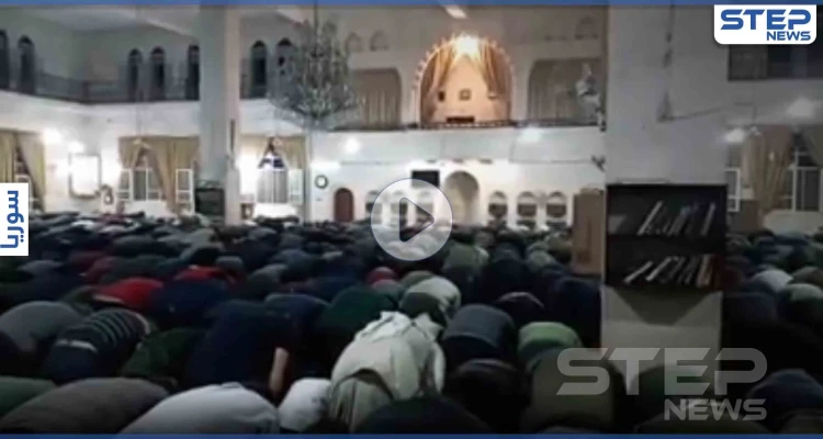 بالفيديو|| لم يوقفهم كورونا.. صلاة التراويح في أولى ليالي رمضان من محافظة إدلب