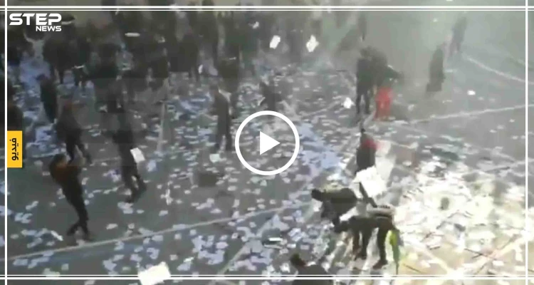 بالفيديو || انتخابات الجزائر.. انقسام حاد في الشارع ومحتجون يغلقون مراكزًا للتصويت: أخبار