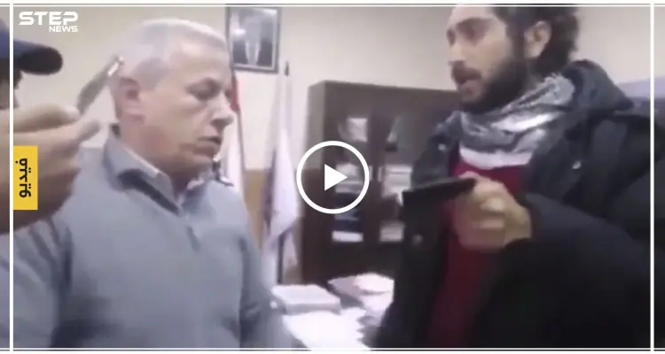 شاهد بالفيديو|| متظاهرون لبنانيون يقتحمون مكتب محافظ عكار.. ويكشفون ملفات فساد كانت مخفية: أخبار