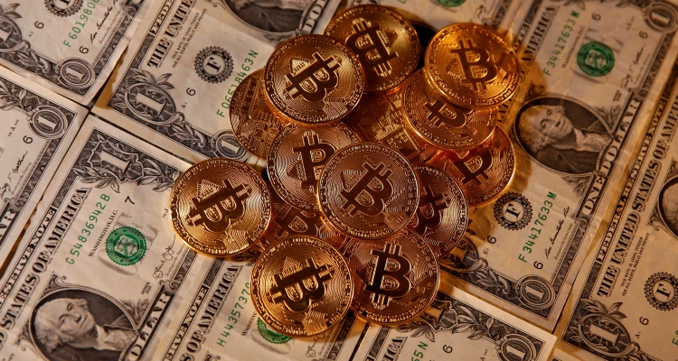 بتكوين تقفز لأعلى سعر منذ أبريل الماضي وواشنطن تطلق أول صندوق قابل للتداول بعقودها