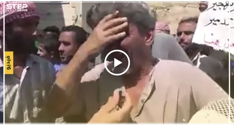 شاهد بالفيديو|| رجل مسن غلبه البكاء "أدخلونا على تركيا أو أوقفوا البراميل، لِمَ تبيعون وتشترون بنا؟"