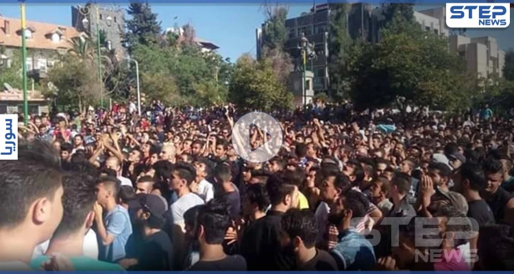 بالفيديو|| السويداء تنتفض.. لأول مرّة مظاهرات تنادي بإسقاط النظام السوري وطرد الأسد وإيران