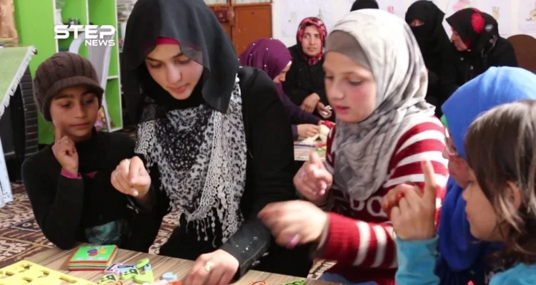 بجهود ذاتية "بيان درويش" تفتتح مركزًا للصم والبكم في منزلها بريف حلب رغم التحديات التي تواجهها