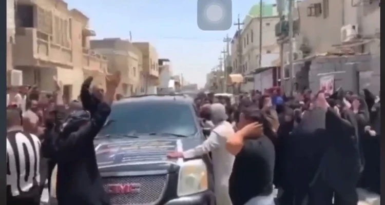 بالفيديو||"ركلة ضابط أنهت حياته".. غضب عارم في العراق بعد مقتل شاب بأحد سجون البصرة تحت التعذيب