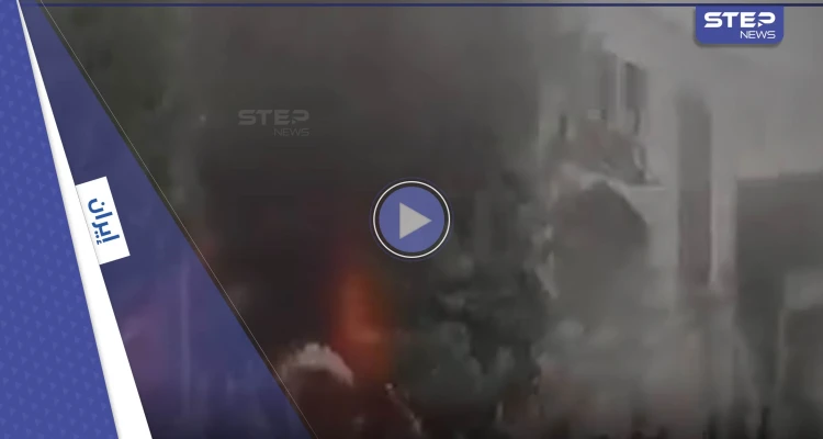 بالفيديو || متظاهرون إيرانيون يسيطرون على مقار حكومية ورئيسي يتحدث عن "أعمال إرهابية"