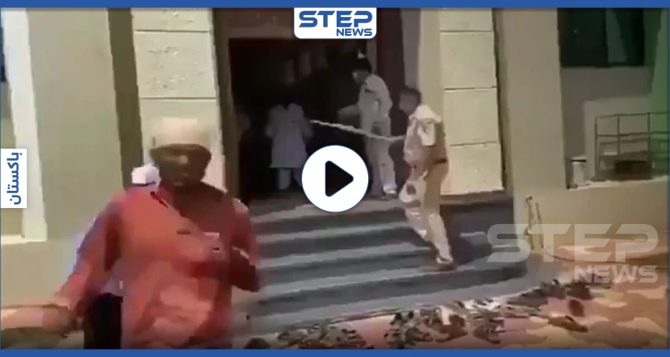 بالفيديو|| الشرطة الباكستانية تنهال بالضرب على مصلين خرقوا الحجر الصحي.. وباكستاني يقتل "كورونا" بالعصا!