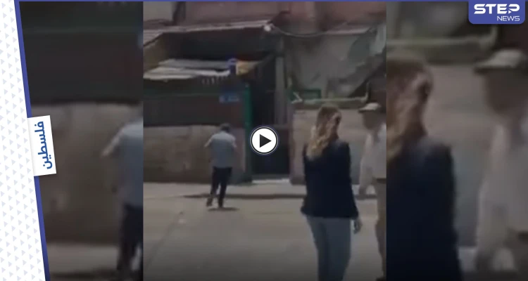 بالفيديو|| "صاحب الحق بخوّف".. مستوطن يفر هارباً من رجل فلسطيني في حي الشيخ جراح ويثير السخرية