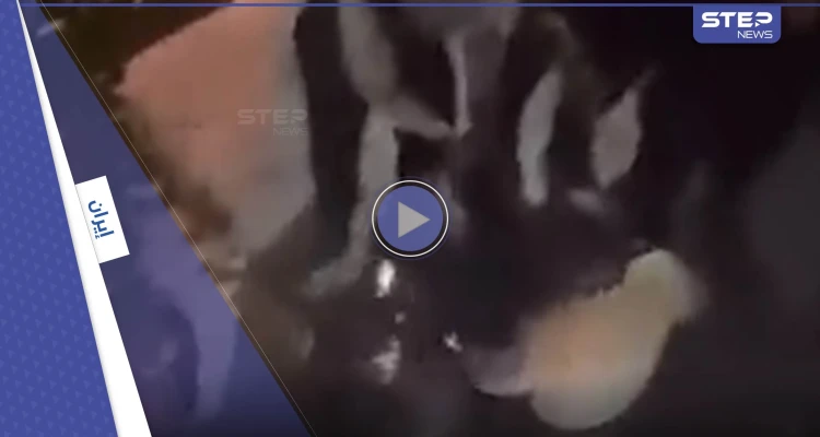 بالفيديو|| الاعتداء على متظاهر بالعصي يثير الغضب في إيران