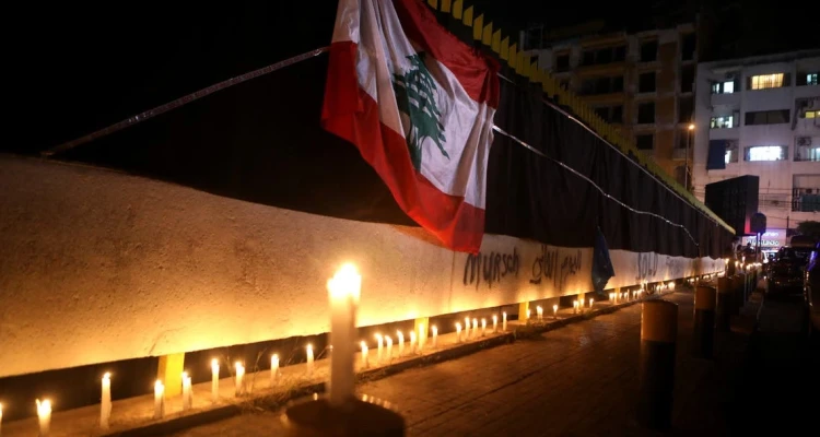 شاهد كيف يبدو لبنان غارقاً في الظلام التام.. مصدر يكشف موعد عودة الكهرباء (فيديو)