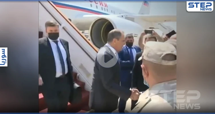 بالفيديو|| لقطات تظهر سيرغي لافروف يهين مسؤولاً في النظام السوري كان باستقباله