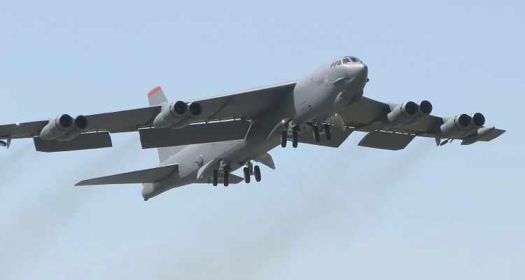 قاذفات B-52 أمريكية تتجه إلى الشرق الأوسط ووسائل إعلام إسرائيلية تكشف وجهتها
