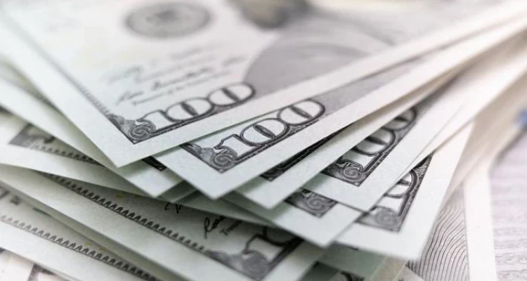 الدولار يتخطى أعلى سعر في السوق السوداء منذ عام 2019