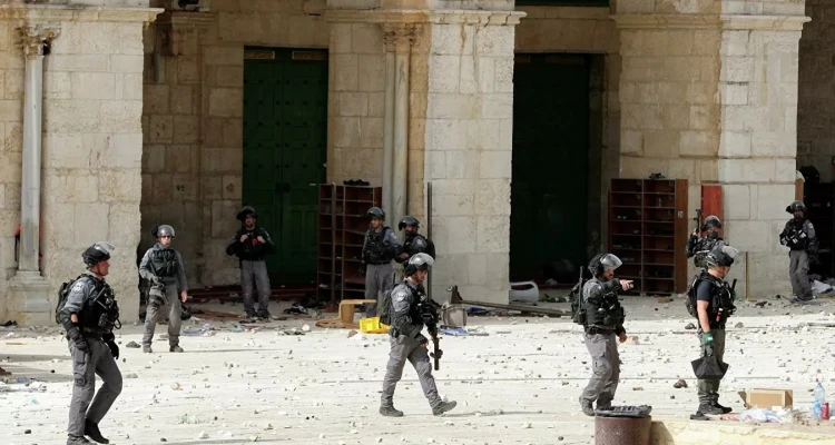 شاهد بالفيديو كيف أجبر صاروخ موجه مصدره غزة على إلغاء جلسة الكنيست وإثارة الذعر بين المستوطنين