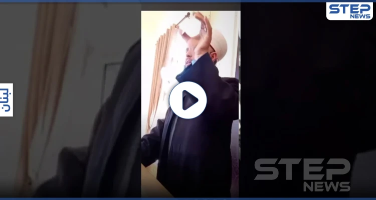 بالفيديو || بسبب إهانته على حاجز.. شيخ لبناني يمزّق بطاقته "الإسلامية" ويطالب بواحدة "مسيحية"