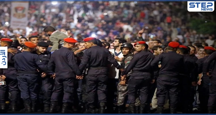 بالفيديو || احتجاجات غاضبة في الأردن والأمن يفرّق بقنابل الغاز