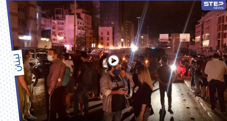 محتجون يشعلون الوضع في لبنان بسبب تردي الأوضاع الاقتصادية ويقطعون طرقات رئيسية في بيروت (فيديو)