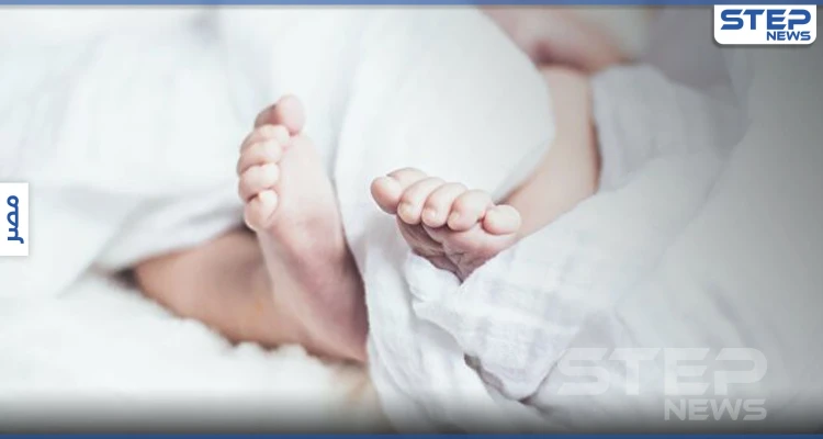 بالفيديو||مصري يعذب طفلته الرضيعة ويعنفها .. لكرهه إنجاب البنات