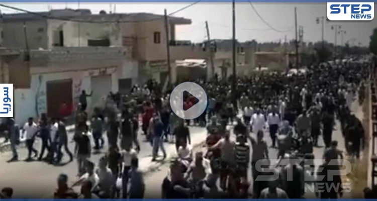 بالفيديو|| "ضبي كلابك يا إيران".. مظاهرة بالآلاف في بصرى الشام هي الأكبر من نوعها منذ أعوام