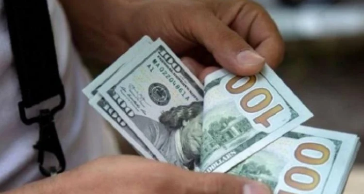 لبنان.. ارتفاع كبير بدولار السوق السوداء وخبير يتوقع أن يبقى متصاعداً
