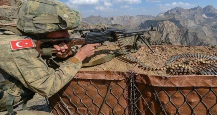 بينهم قيادي.. وزارة الدفاع التركية تعلن مقتل 25 عنصراً من العمال الكردستاني في غارة جوية شمالي العراق