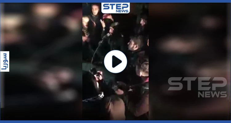 بالفيديو|| ناشطو المعارضة السورية من على طريق الـM4 يغنّون "كورونا مافي داعي تزورونا"..