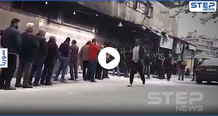 عدسة "ستيب" ترصد طوابير الأهالي بحلب لشراء الخبز.. ولا اكتراث بإجراءات الوقاية من كورونا