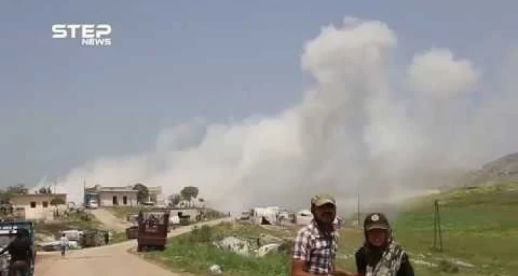 شاهد قصف عنيف يستهدف محيط النقطة التركية بمنطقة شير مغار غرب حماة وسط حالة وهلع بصفوف المدنيين