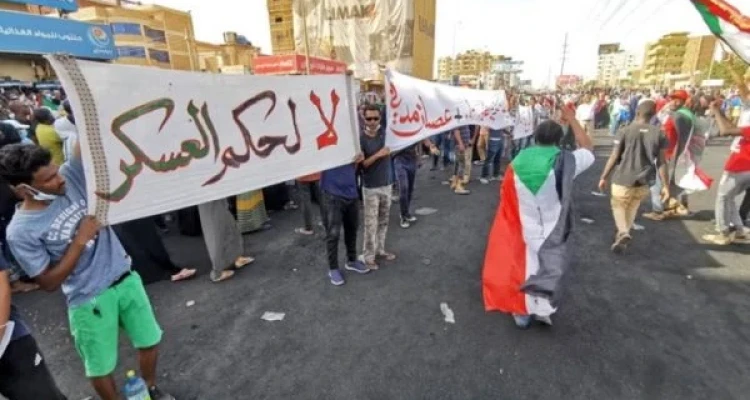 قطع الإنترنت وإغلاق جسور في السودان قبل ساعات من مظاهرات ضد السلطة