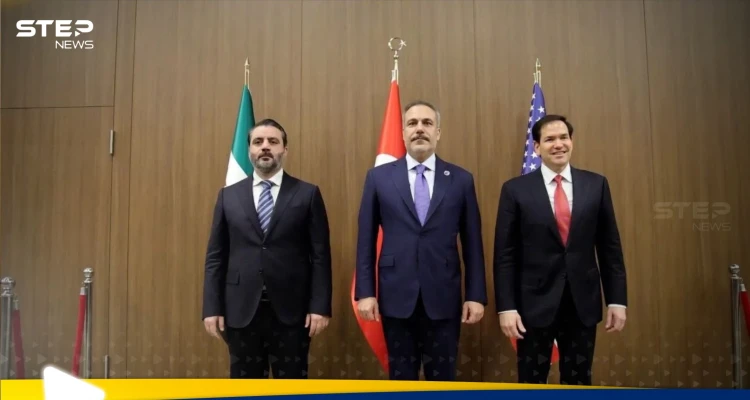 شاهد|| وزير الخارجية السوري يلتقي نظيريه التركي والأمريكي في أنطاليا