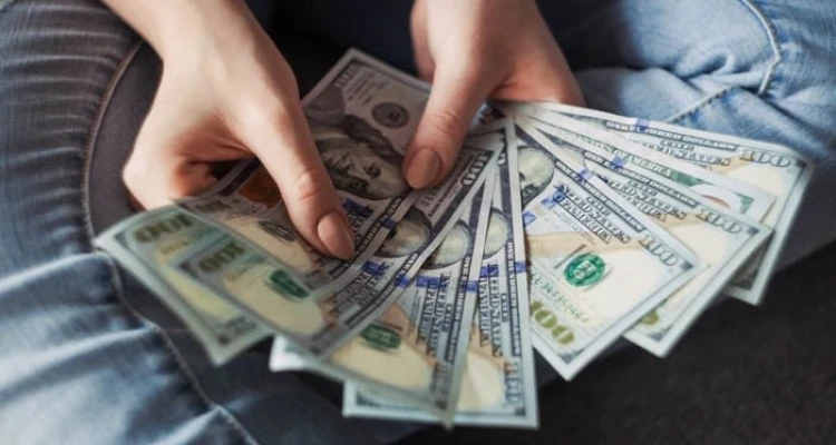 سعر الصرف يحلّق من جديد ويسجّل رقماً قياسياً.. الدولار في لبنان يلامس العشرين ألفاً