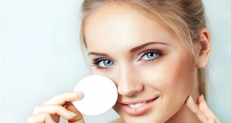 افضل مزيل مكياج مقارنة بين نيفيا وغارنييه ولوريال The Best makeup Remover