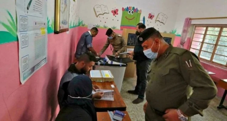 بدء عمليات العد والفرز بعد إغلاق صناديق الاقتراع بالعراق والرئيس يعلّق على "الاقتراع الخاص"