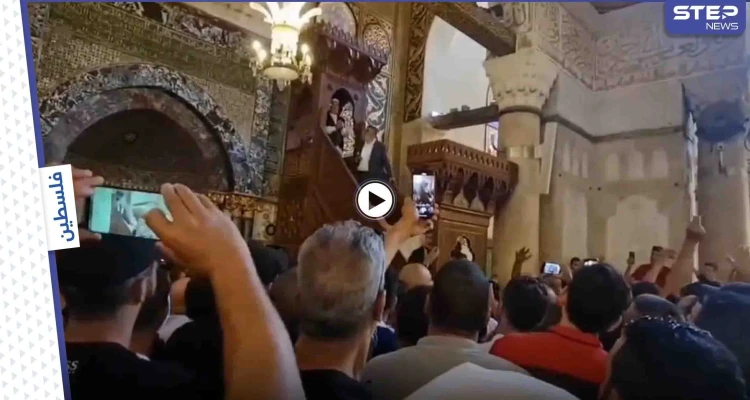بالفيديو|| مصلون بالأقصى يهاجمون مفتي القدس.. والأوقاف تعلّق على الحادثة