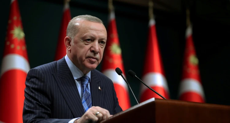 أردوغان يعلن ثلاث ولايات "مناطق منكوبة".. ويتحدث عن مؤامرة قام بها بعض الشخصيات