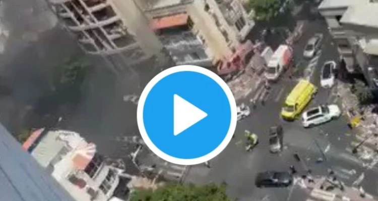 بالفيديو|| تل أبيب تتعرض لهجومٍ صاروخي عنيف مصدره غزة