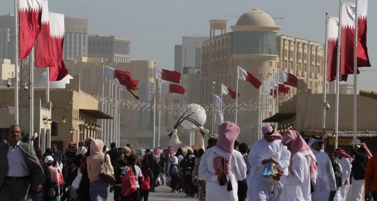 خبير سياسي بارز يكشف أحداث هامة تجري مع قائد احتجاجات آل مرة بسجن النظام القطري