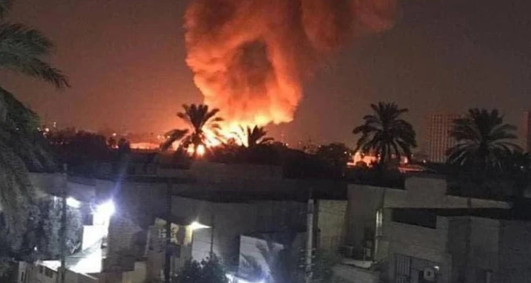 حريق مجهول الأسباب يندلع في مطار المثنى ببغداد وفرق الإطفاء مستمرة في محاولة احتوائه (صور)