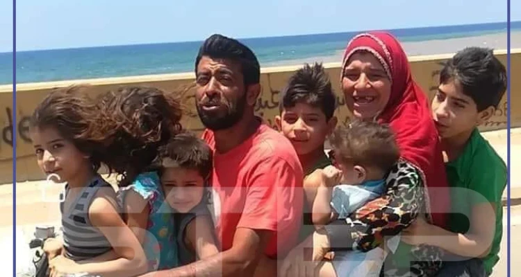 القلوب الطيبة تعرف طريقها إلى السعادة.. عائلة سورية بنزهة على دراجة نارية في لبنان