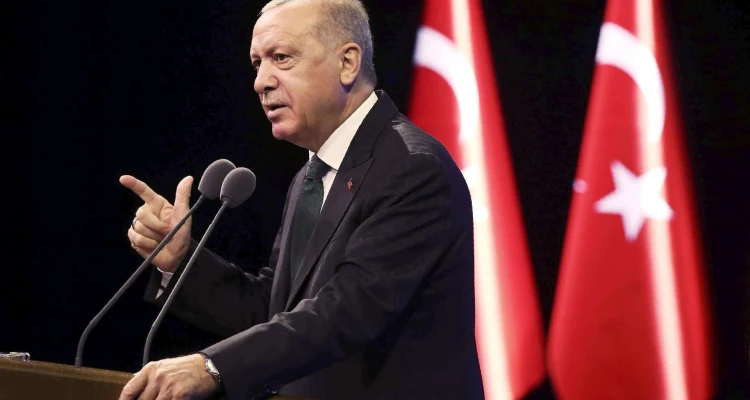 أردوغان يعلن استعداده استقبال زعيم طالبان ويأمر ببناء جدار على حدود دولتين مجاورتين منعاً للهجرة