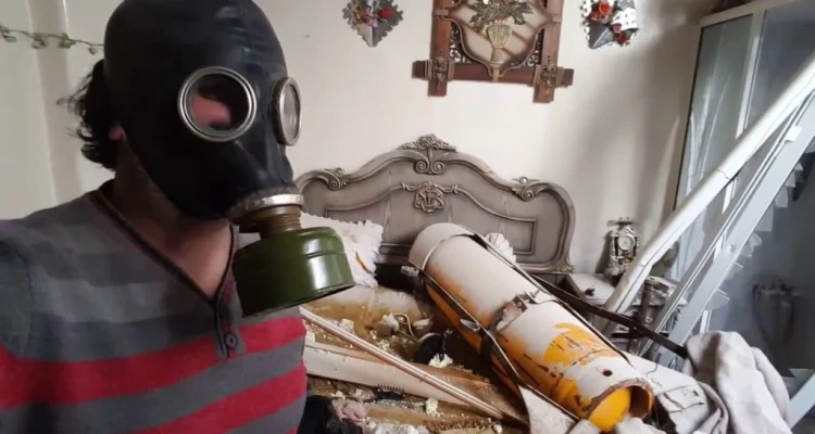 حقيقة استهداف المعارضة لـ أحياء حلب بالمواد السامّة، قيادي عسكري يوضّح الأمر