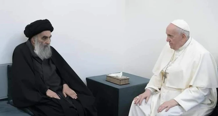 لم يحضره أي مسؤول عراقي.. مكتب السيستاني يكشف فحوى لقاء بابا الفاتيكان والمرجع الديني