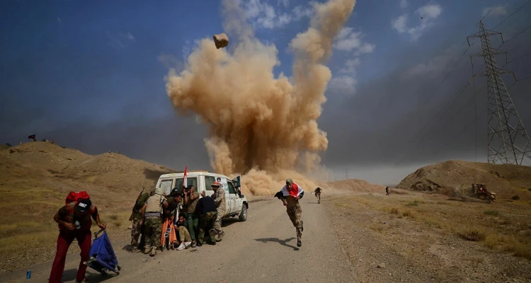 بالفيديو|| الحشد الشعبي يبث مقطعاً يوثق القصف الأمريكي وإعلام النظام السوري يدلي بروايته الخاصة