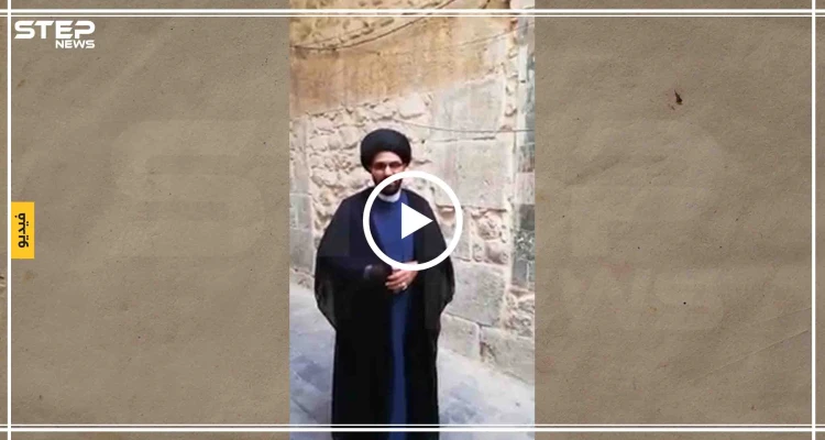 شاهد بالفيديو|| معمم شيعي داخل أزقة دمشق يشتم أحد الصحابة أمام قبره
