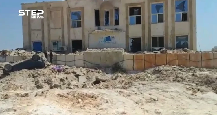 شاهد الدمار الذي تعرضت له مشفى الإيمان ببلدة أورم الكبرى غربي حلب جراء الغارات الروسية عليها