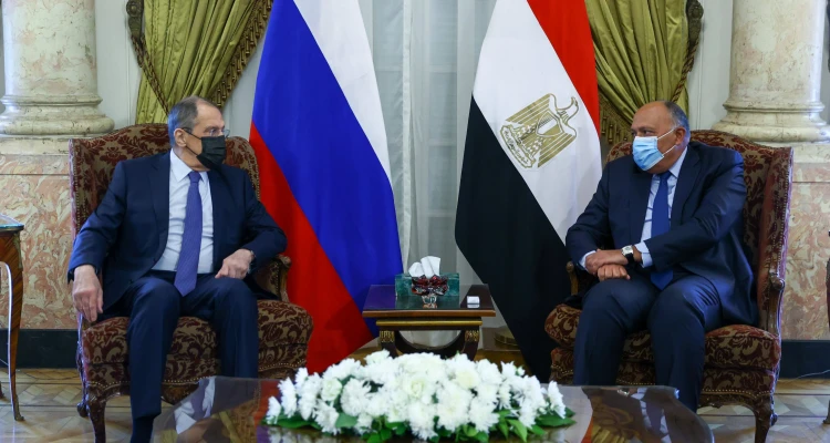 لافروف يلتقي الرئيس السيسي ووزير الخارجية المصري سامح شكري لبحث عّدّة ملفات