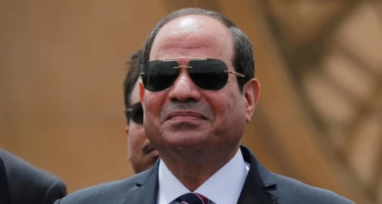 بعد نجاح تعويم السفينة الجانحة في قناة السويس.. كلمة للرئيس المصري وإدارة القناة